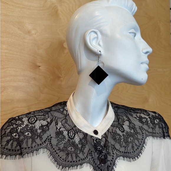 Geometric dangle earrings - Picture 5 of 6